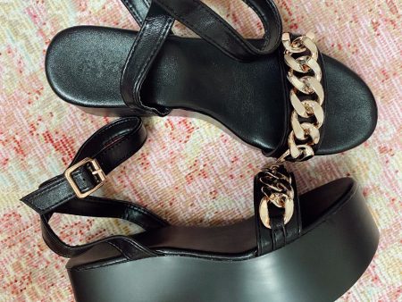 BLACK PLATFORM SANDALS WITH CHAIN DETAIL Hot on Sale